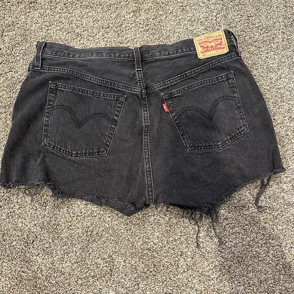 LEVI'S Women's 501 Original Fit High Rise Shorts Size 33 In Black - Picture 3 of 11